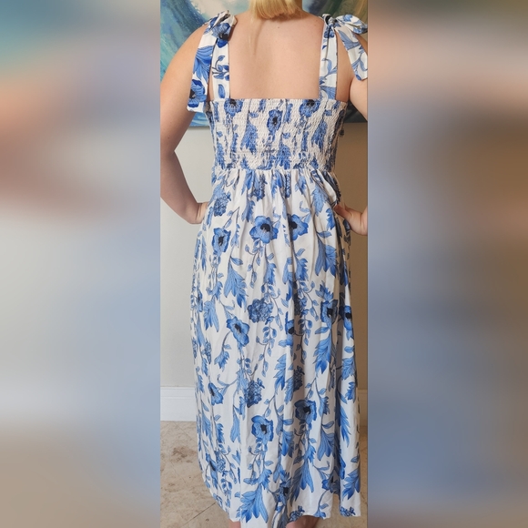 Blue Floral Sundress With Adjustable Tie Shoulders..like New! - Picture 3 of 6